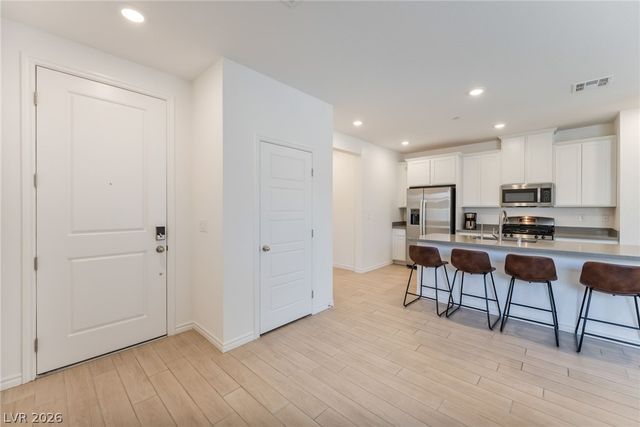 9458 Noble Fir Ridge Avenue, Las Vegas, NV 89143