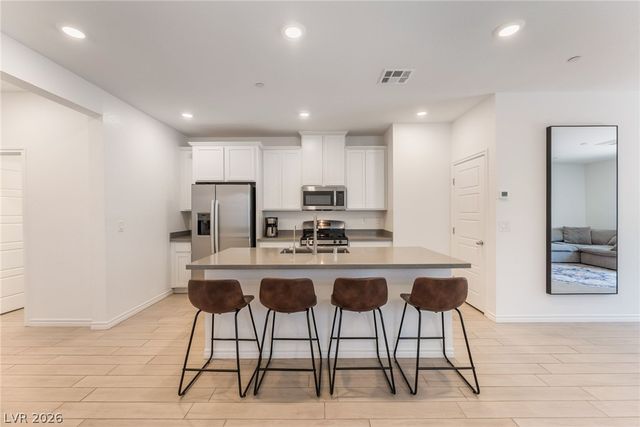 9458 Noble Fir Ridge Avenue, Las Vegas, NV 89143