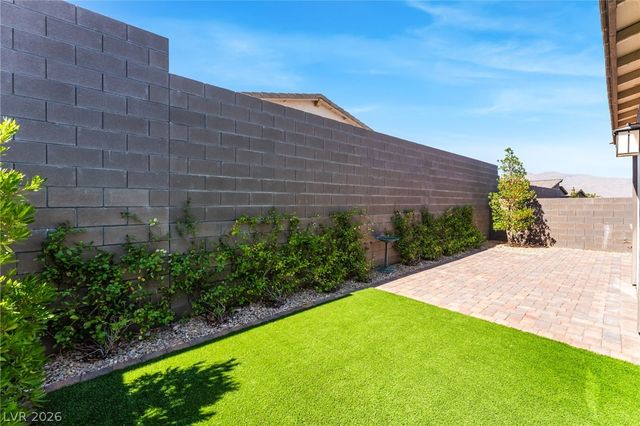 9458 Noble Fir Ridge Avenue, Las Vegas, NV 89143