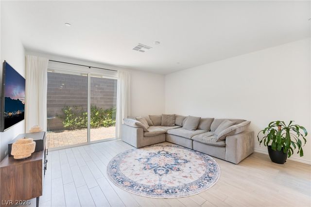 9458 Noble Fir Ridge Avenue, Las Vegas, NV 89143