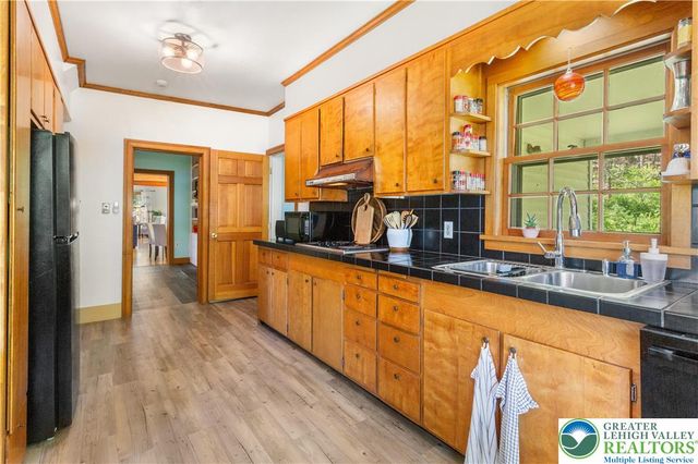 1841 Twin Pine Road, Stroudsburg, PA 18360