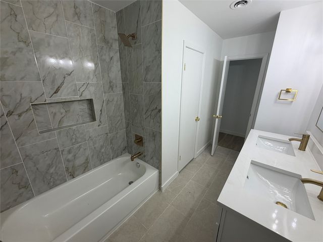 5905 Walraven Circle, Fort Worth, TX 76133