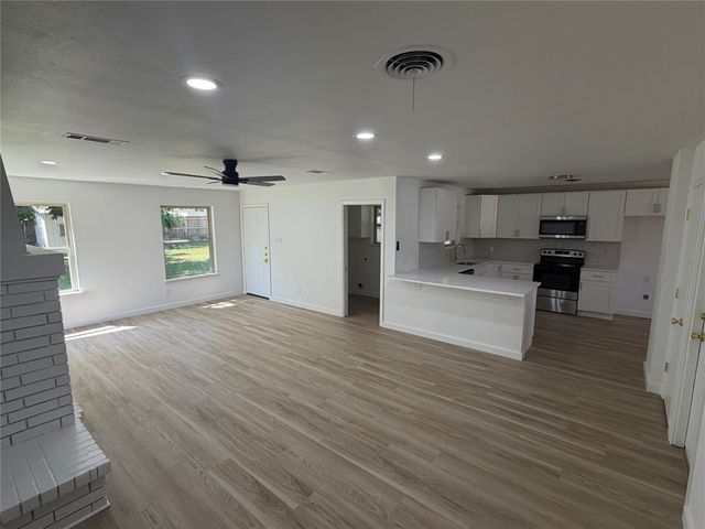 5905 Walraven Circle, Fort Worth, TX 76133