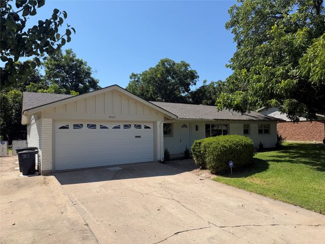 5905 Walraven Circle, Fort Worth, TX 76133