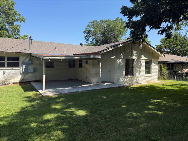 5905 Walraven Circle, Fort Worth, TX 76133