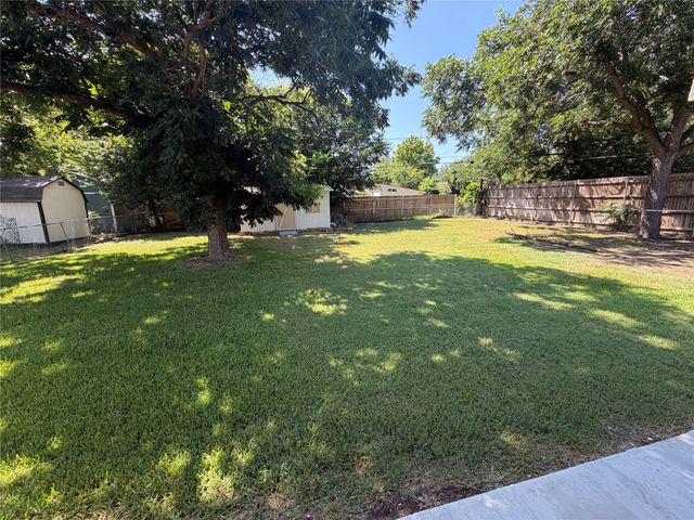 5905 Walraven Circle, Fort Worth, TX 76133