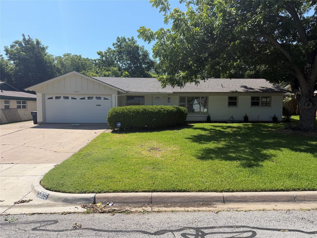 5905 Walraven Circle, Fort Worth, TX 76133