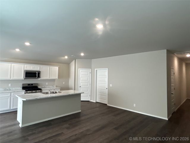 29156 E 79th Street, Broken Arrow, OK 74014