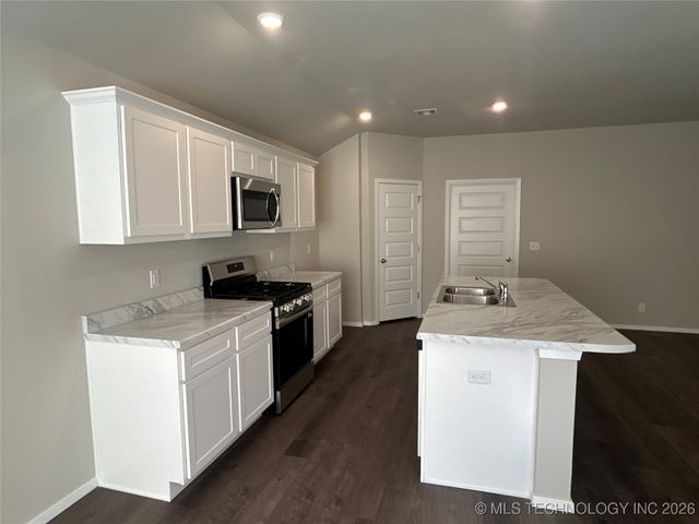 29156 E 79th Street, Broken Arrow, OK 74014