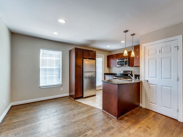 4708B Bradford Drive, Dallas, TX 75219