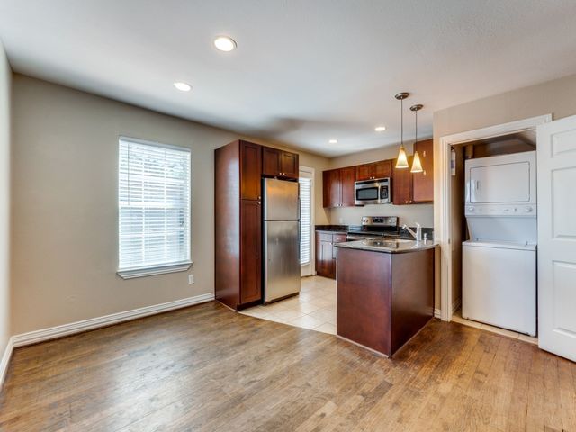 4708B Bradford Drive, Dallas, TX 75219