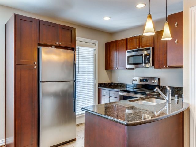 4708B Bradford Drive, Dallas, TX 75219