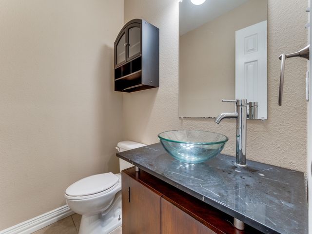 4708B Bradford Drive, Dallas, TX 75219