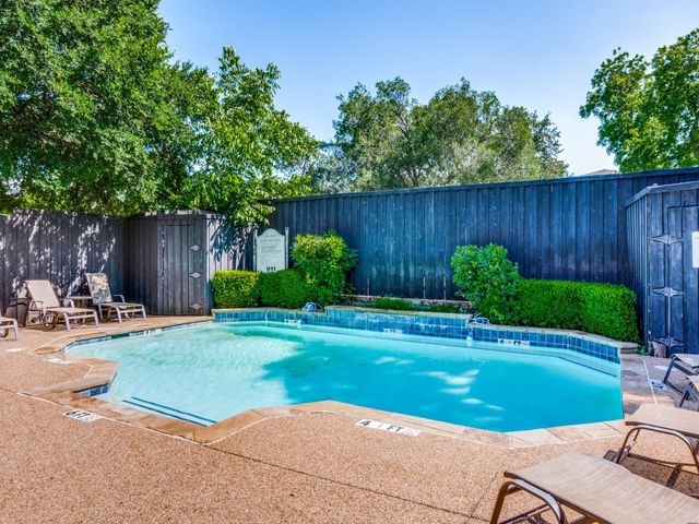 4708B Bradford Drive, Dallas, TX 75219