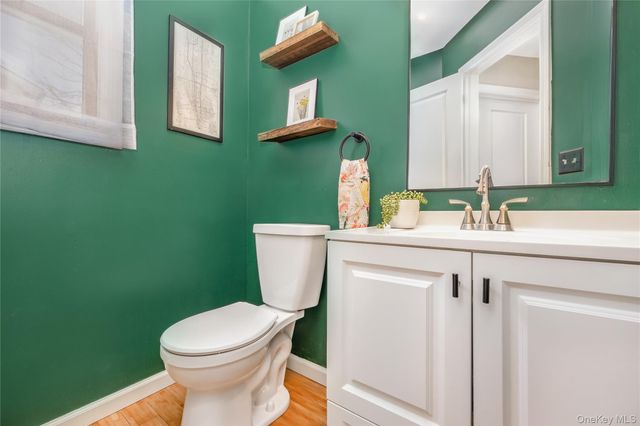 15 Irving Place, Islip Terrace, NY 11752