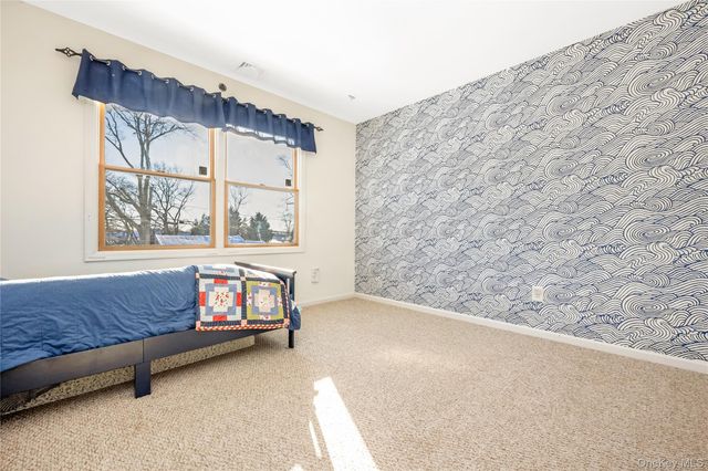 15 Irving Place, Islip Terrace, NY 11752