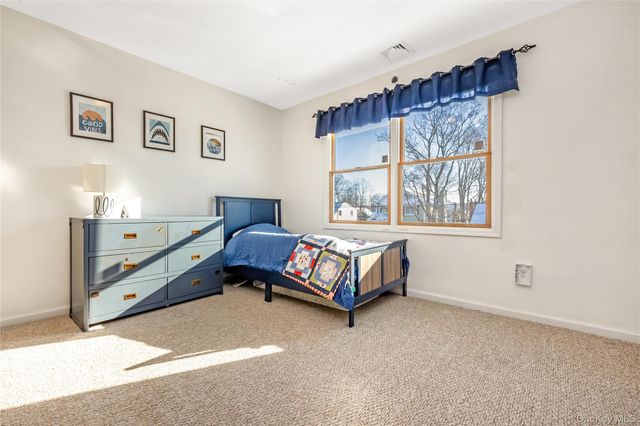 15 Irving Place, Islip Terrace, NY 11752