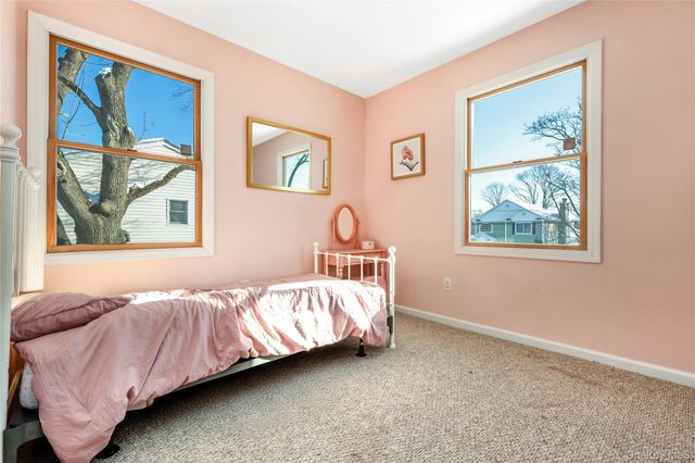 15 Irving Place, Islip Terrace, NY 11752