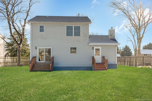 15 Irving Place, Islip Terrace, NY 11752