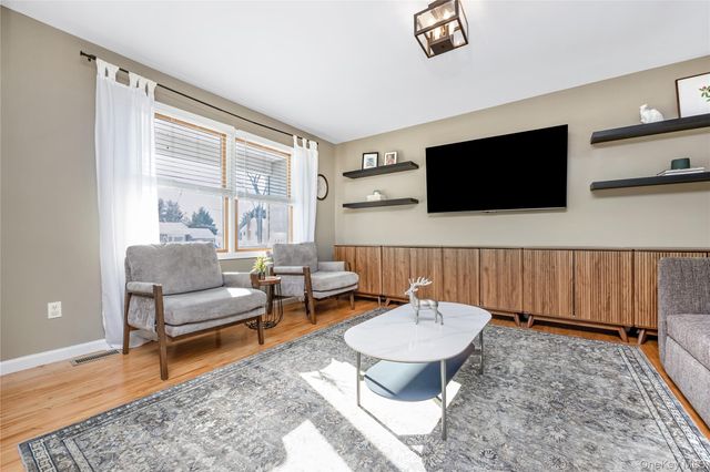 15 Irving Place, Islip Terrace, NY 11752