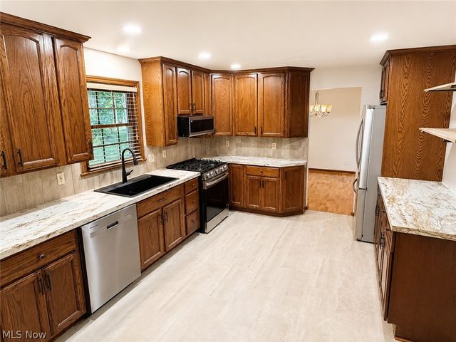 707 Oakridge Drive, Boardman, OH 44512