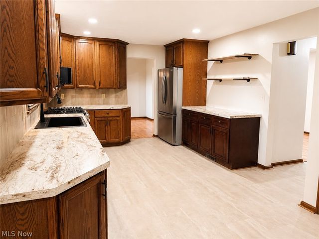 707 Oakridge Drive, Boardman, OH 44512
