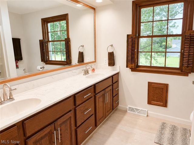 707 Oakridge Drive, Boardman, OH 44512