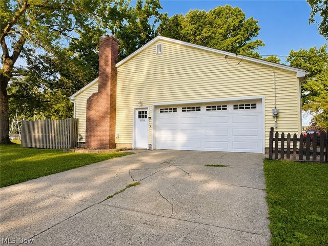 707 Oakridge Drive, Boardman, OH 44512