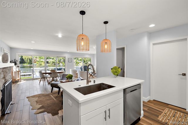 6896 Colony Drive, West Bloomfield Charter Township, MI 48323
