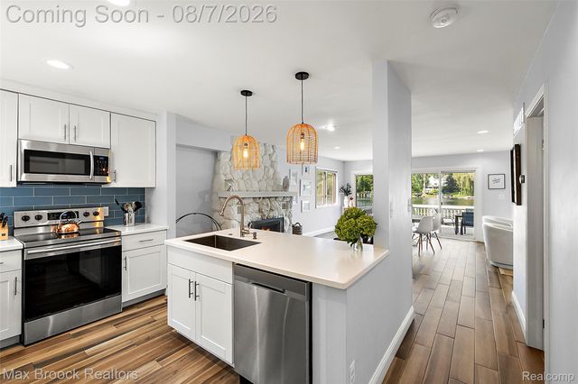 6896 Colony Drive, West Bloomfield Charter Township, MI 48323
