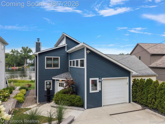 6896 Colony Drive, West Bloomfield Charter Township, MI 48323