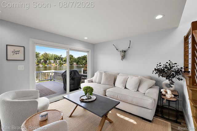 6896 Colony Drive, West Bloomfield Charter Township, MI 48323