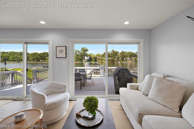 6896 Colony Drive, West Bloomfield Charter Township, MI 48323