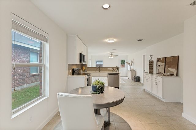 8828 Valley River Drive, Fort Worth, TX 76244