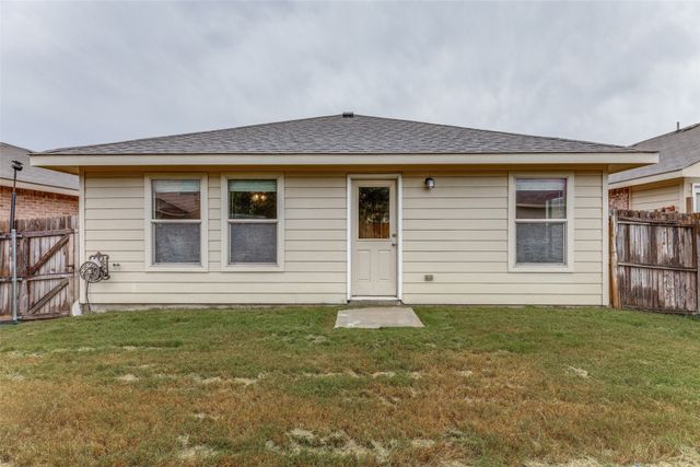 8828 Valley River Drive, Fort Worth, TX 76244