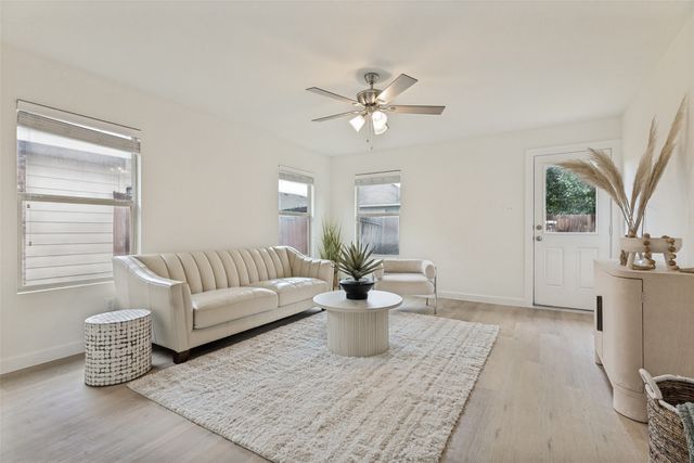 8828 Valley River Drive, Fort Worth, TX 76244