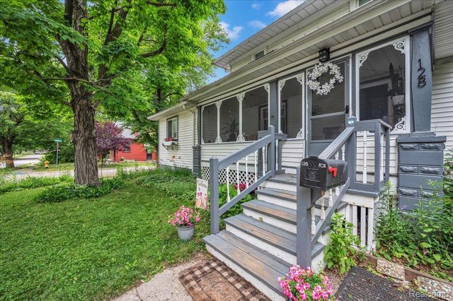 128 Fox Street, Lapeer, MI 48446