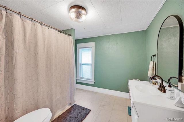 128 Fox Street, Lapeer, MI 48446