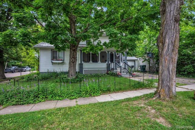128 Fox Street, Lapeer, MI 48446