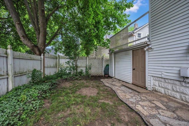 128 Fox Street, Lapeer, MI 48446