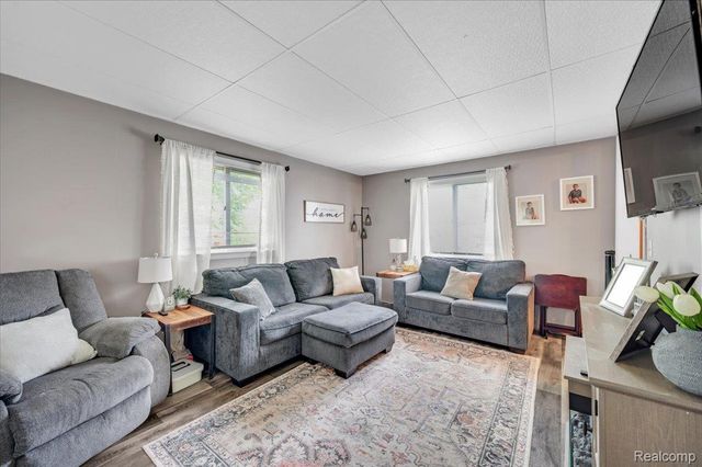 128 Fox Street, Lapeer, MI 48446