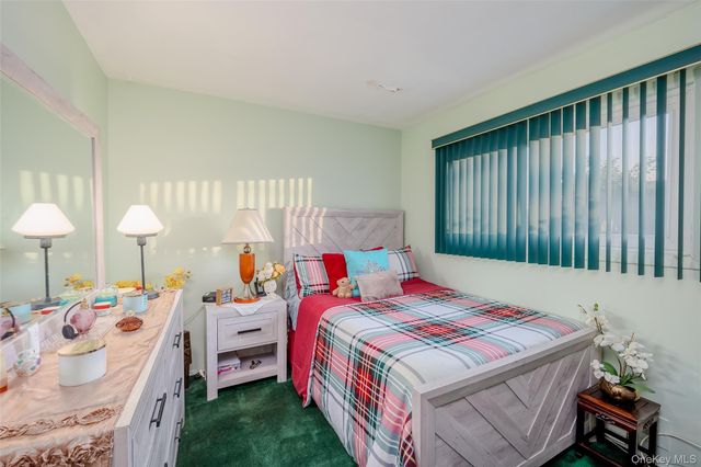 49 Ann Drive E, Freeport, NY 11520