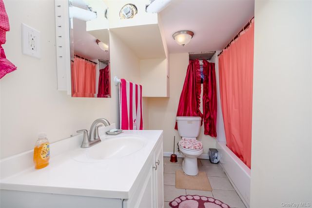 49 Ann Drive E, Freeport, NY 11520