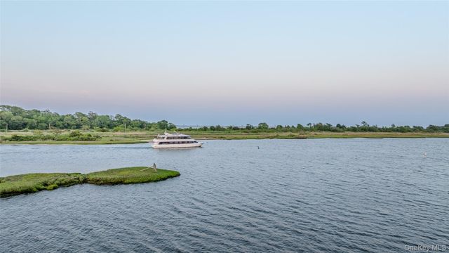 49 Ann Drive E, Freeport, NY 11520