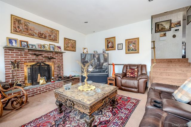 49 Ann Drive E, Freeport, NY 11520