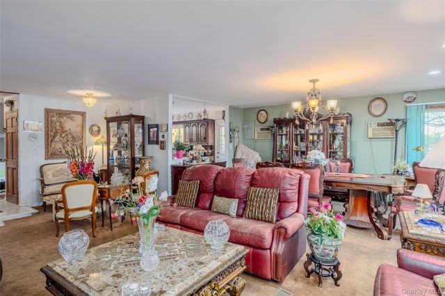 49 Ann Drive E, Freeport, NY 11520