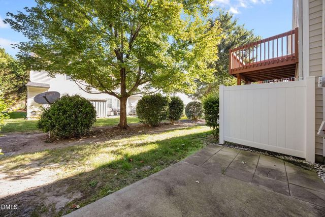 8857 Thornton Town Place, Raleigh, NC 27616