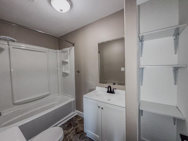 5622 HERITAGE HIGHWAY, Jefferson City, MO 65109