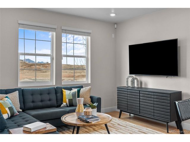 9034 Quartz Ct, Arvada, CO 80007