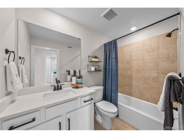9034 Quartz Ct, Arvada, CO 80007